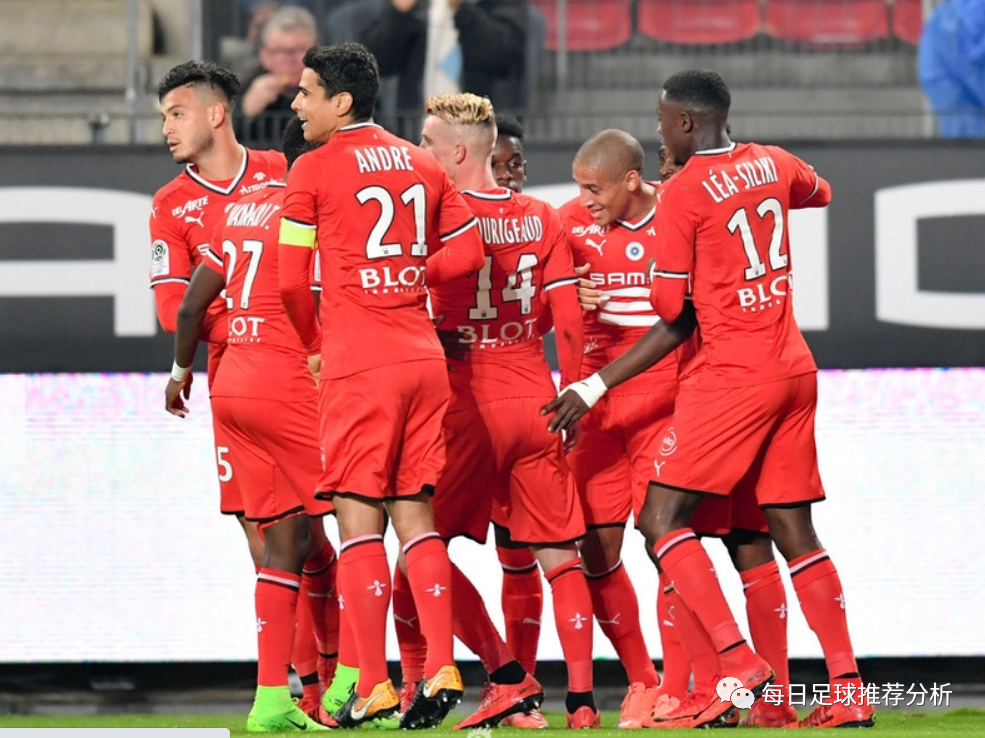 奥兰多魔术迎法甲关键赛,清晨扳平良机,质疑声仍在,身体对抗强度拉满的简单介绍 奥兰多魔术迎法甲关键赛,清晨扳平良机,质疑声仍在,身体对抗强度拉满的简单介绍