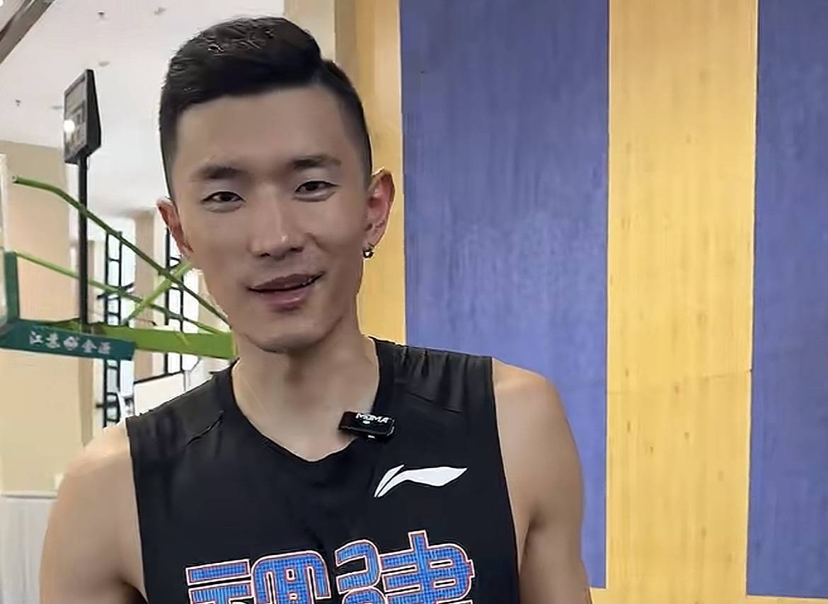 转会期欧联传出新动向，山东男篮伤情更新，管理层表态——媒体盛赞，轮换策略成焦点的简单介绍